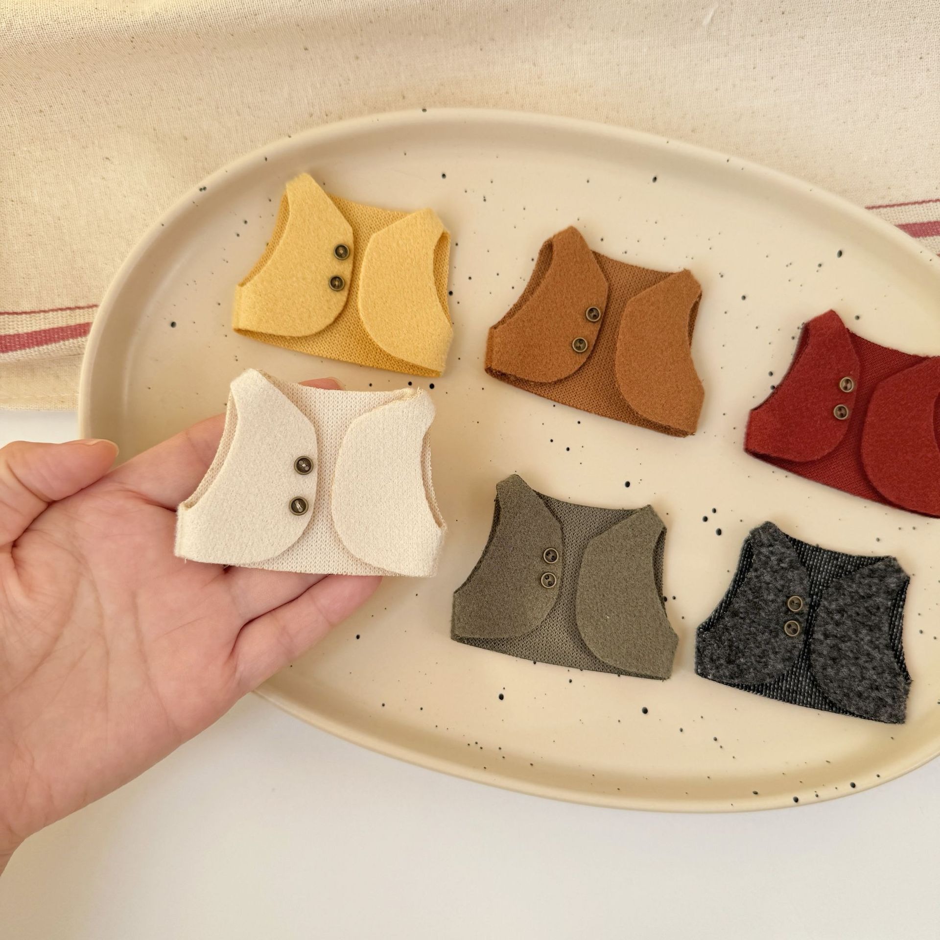 Vintage Collectible Dolls - เสื้อกั๊กทำมือขนาด 10 ซม. สำหรับตุ๊กตา Labubu ทำจากผ้าขนสัตว์สไตล์วินเทจ